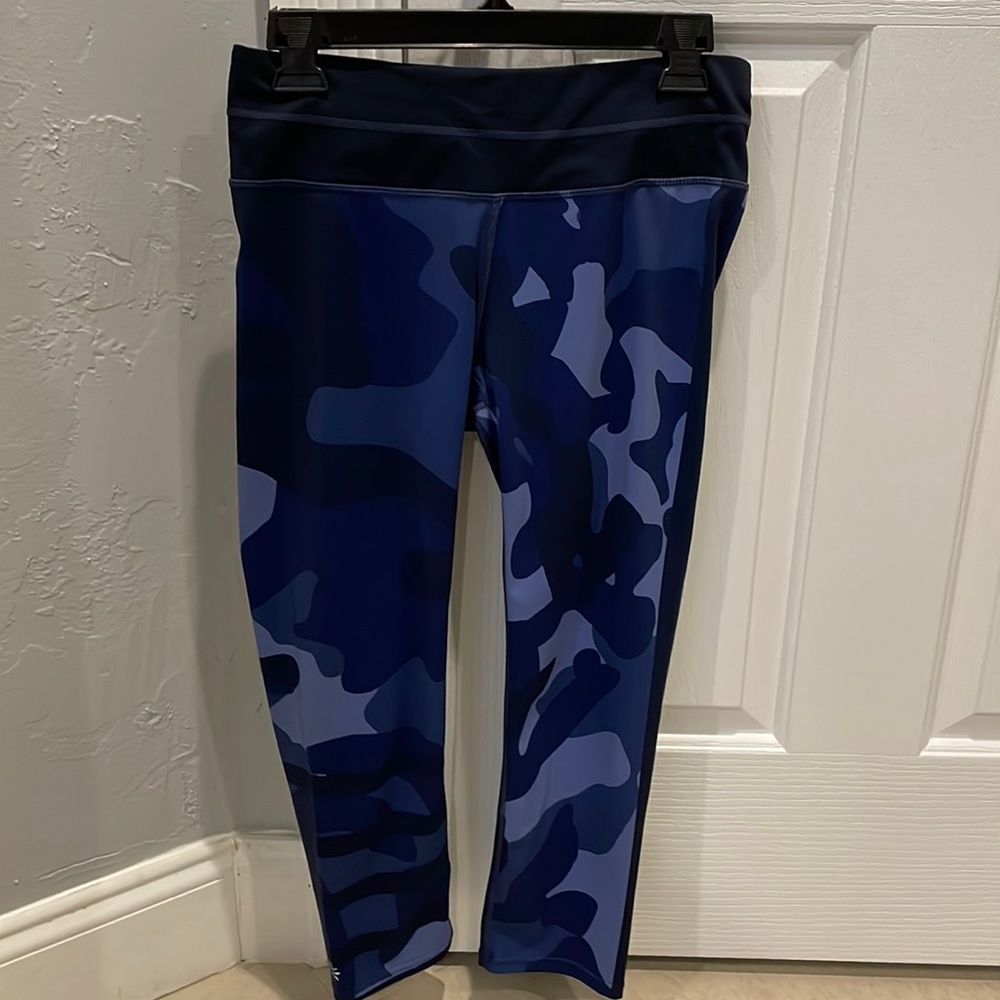 Athleta blue camo workout leggings